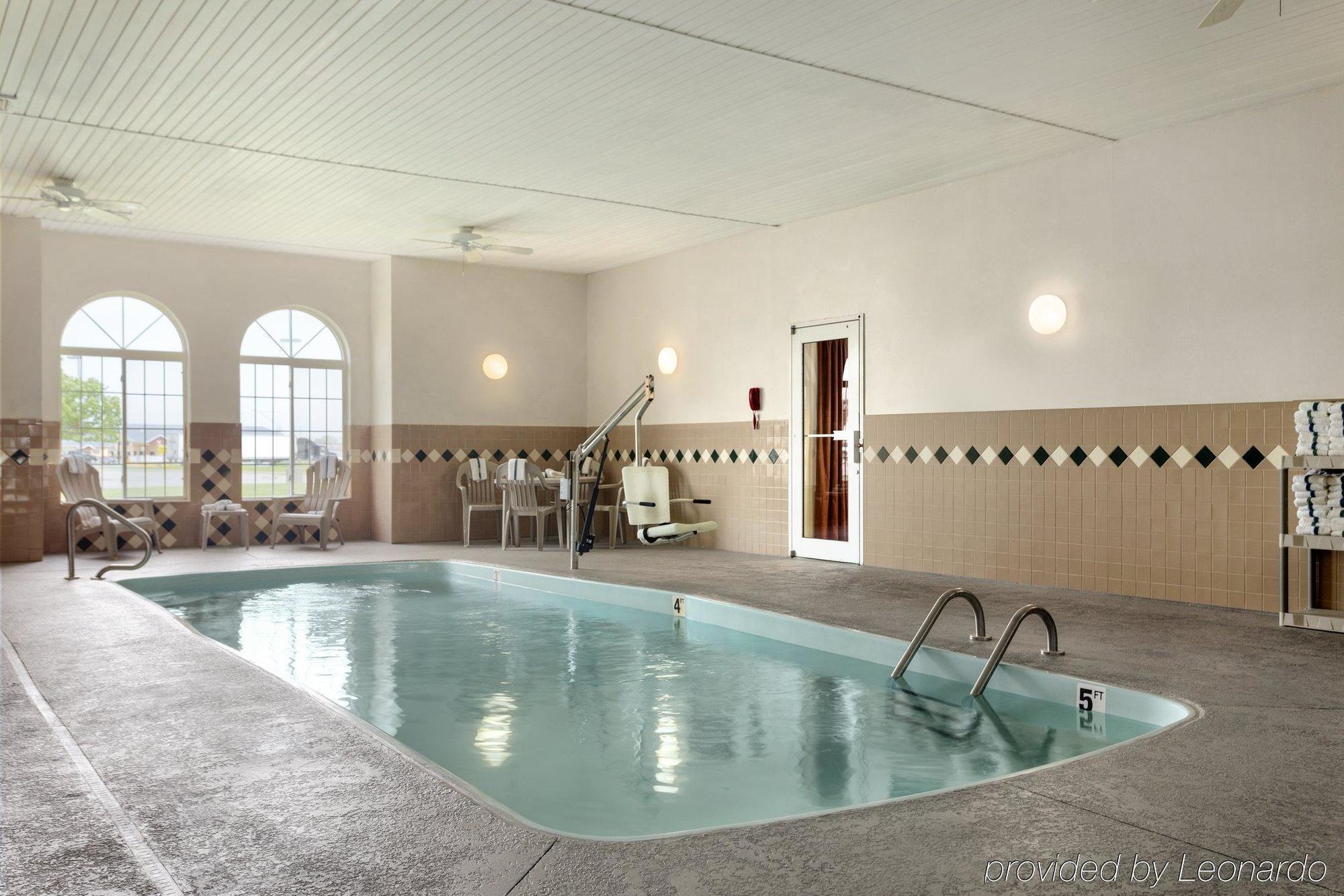 Hotel Country & By Radisson, Nevada, Mo 3*