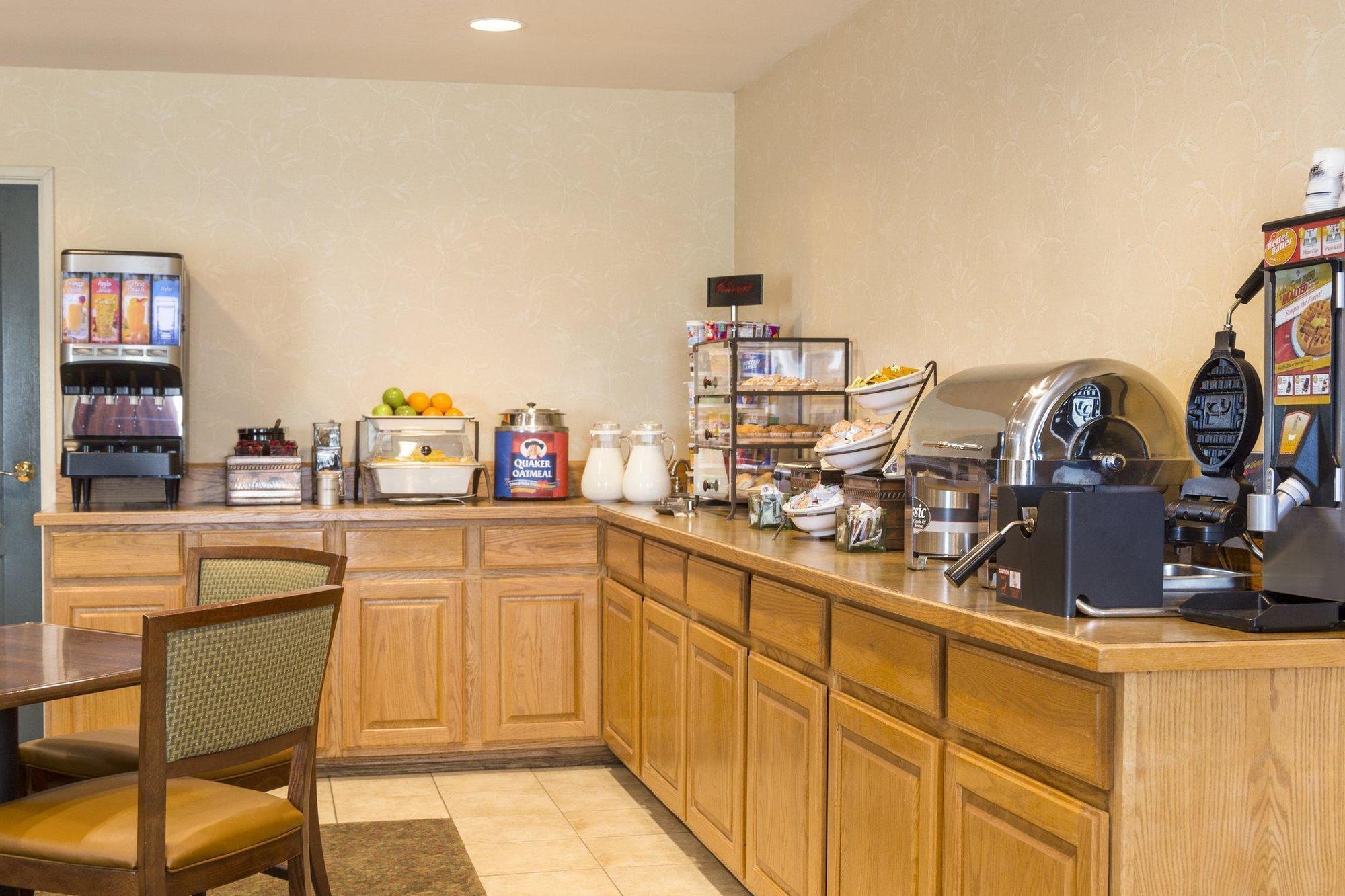 Hotel Country & By Radisson, Nevada, Mo 3*