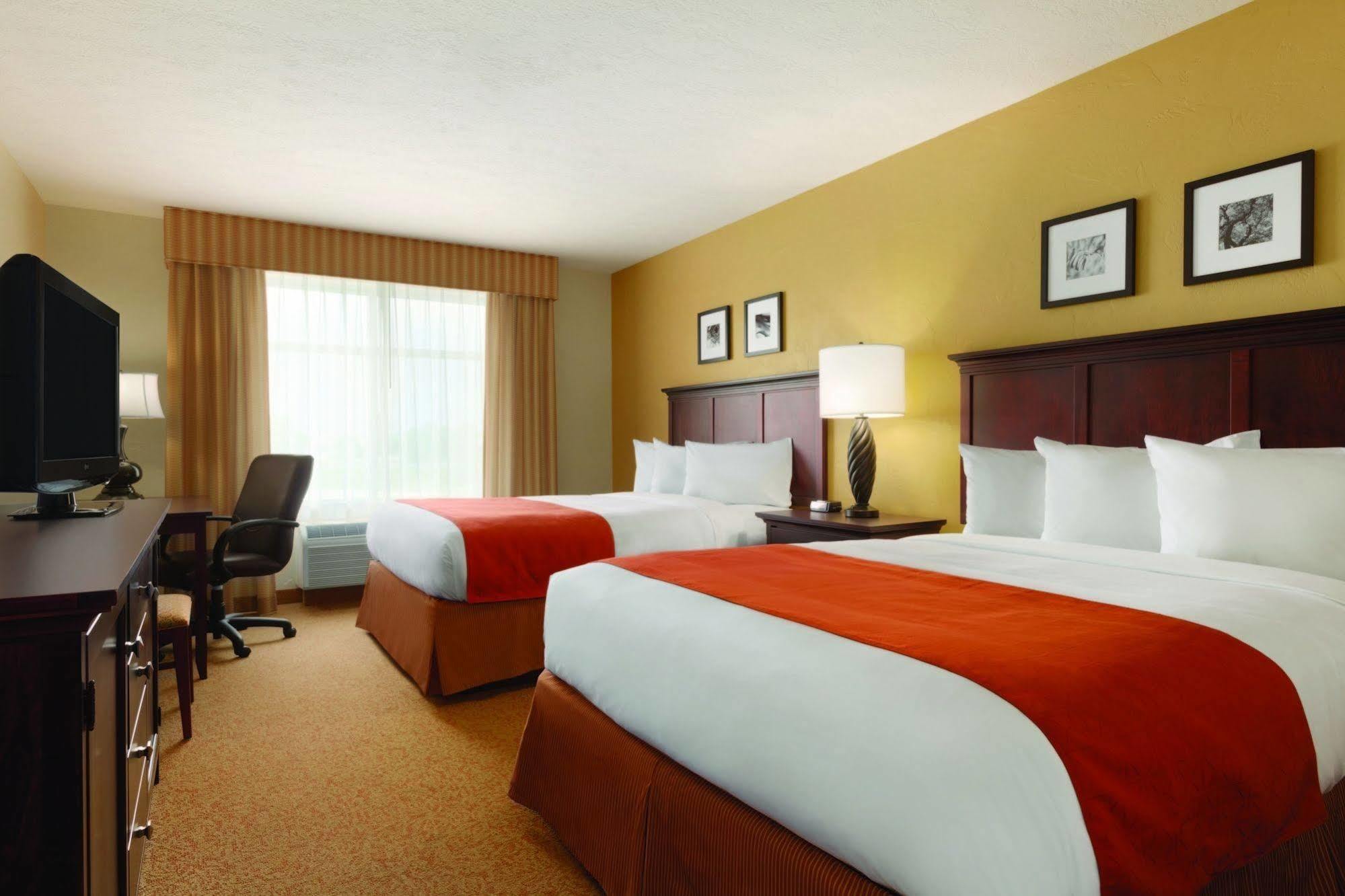 Hotel Country & By Radisson, Nevada, Mo 3*